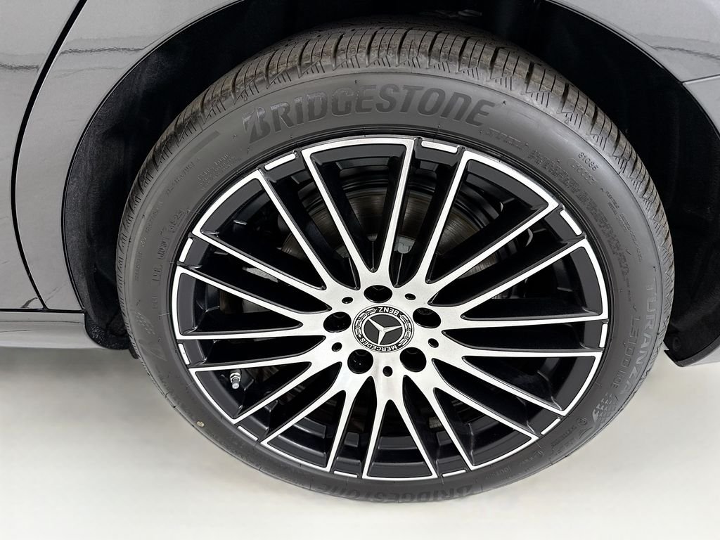 New 2026 Graphite Grey Metallic Mercedes-Benz C 300 image 30