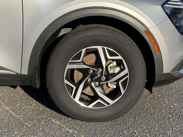 New 2024 Steel Gray Kia LX image 9