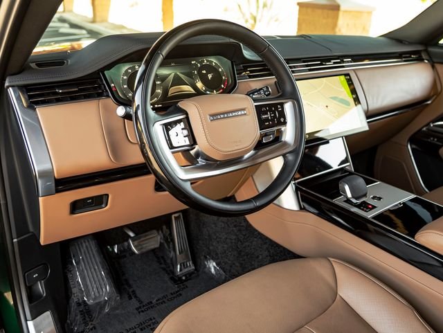 Certified Used 2025 British Racing Green SV Bespoke Ultra Met Gloss Land Rover SE image 16