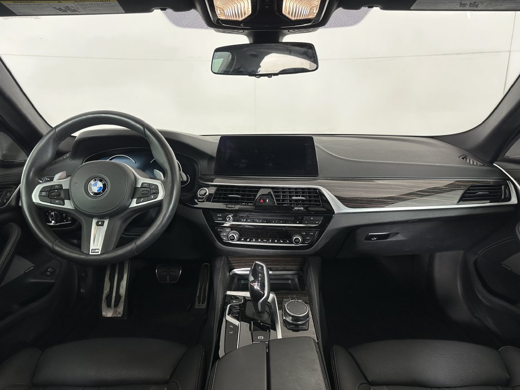 Used 2018 Black Sapphire Metallic BMW 540i xDrive image 9