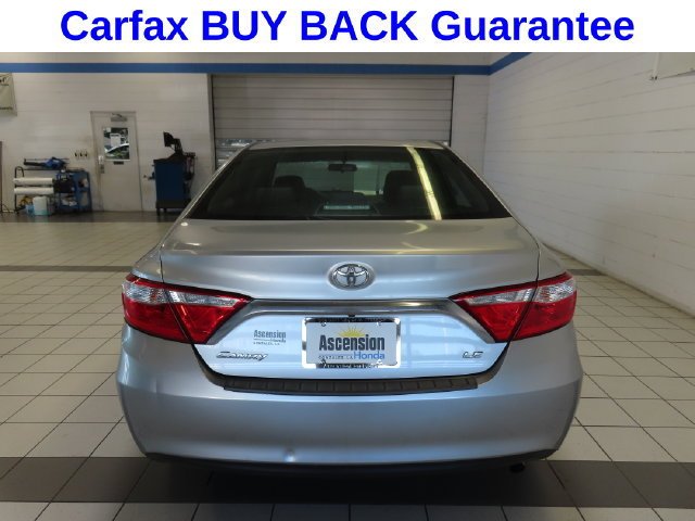 Used 2016 Silver Toyota LE image 11