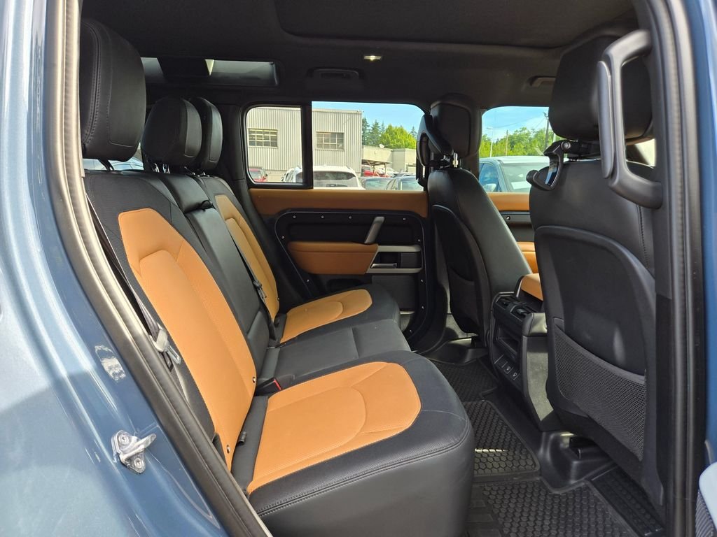 Used 2024 Tasman Blue Metallic Land Rover X-Dynamic SE image 12