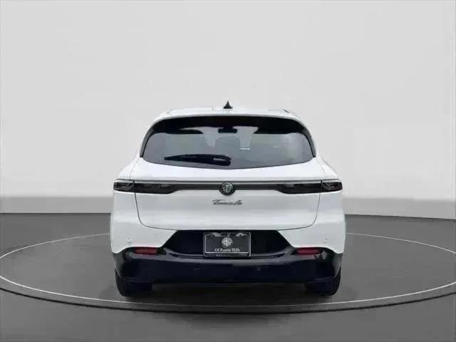 New 2025 Milano White Exterior Paint Alfa Romeo  image 5