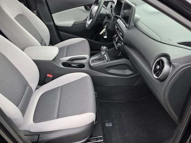 2023 Hyundai Kona SE - Photo 19