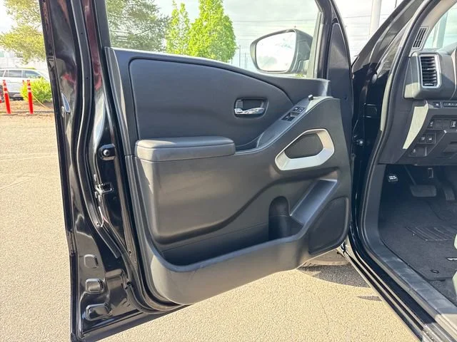 Used 2022 Super Black Nissan SV image 15