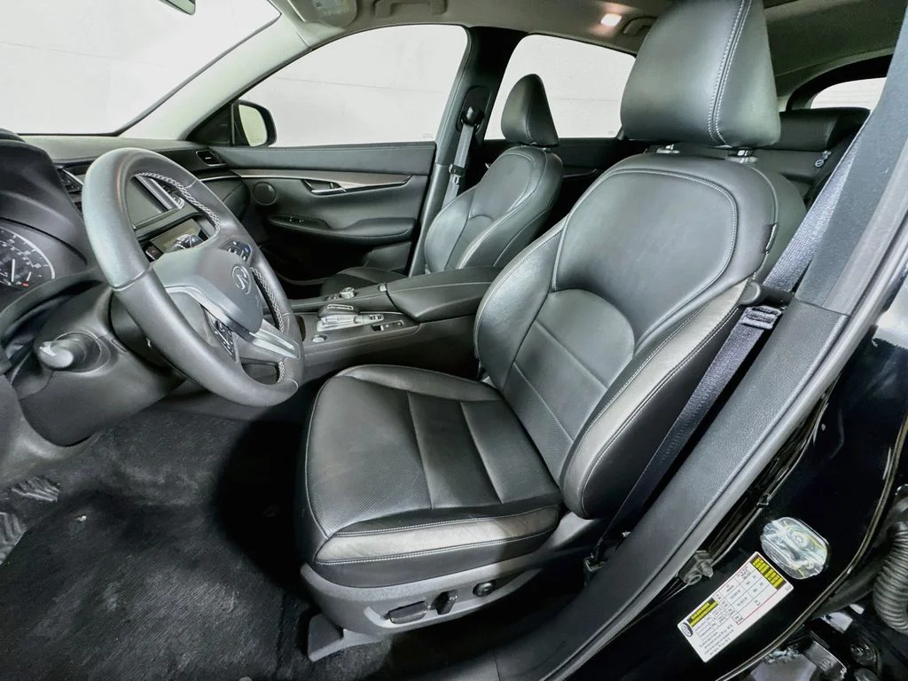 Certified Used 2023 Black INFINITI LUXE image 28