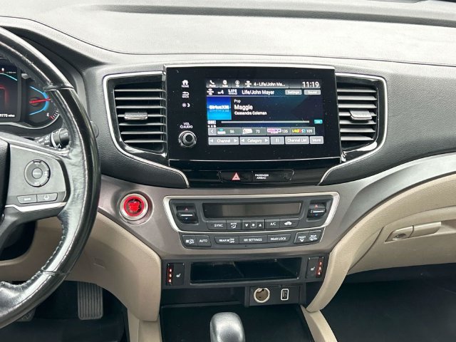 Used 2019  Honda EX-L image 17
