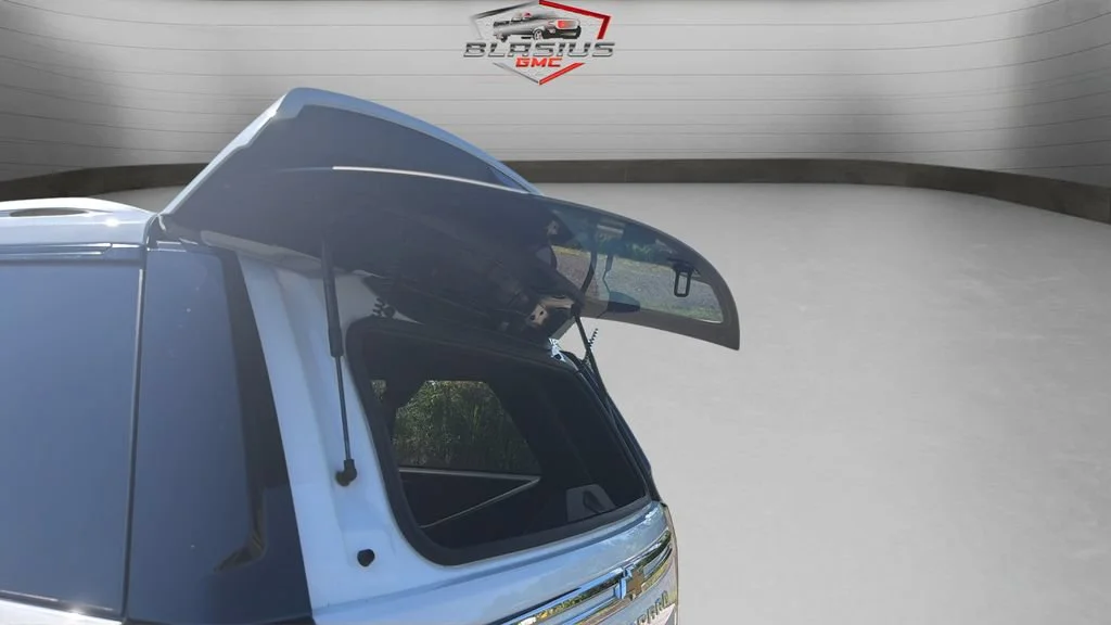 Used 2021 SUMMIT WHITE Chevrolet LT image 29