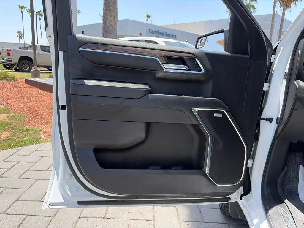 Used 2024 Summit White Chevrolet RST image 12
