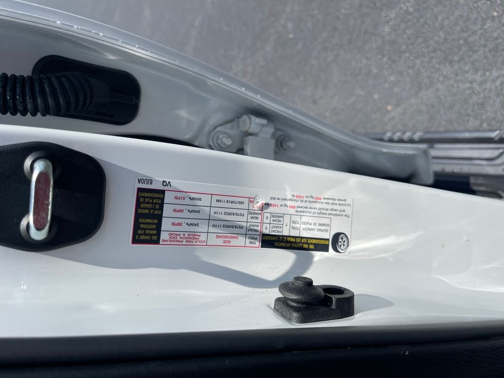 Used 2024 White Nissan Platinum image 25
