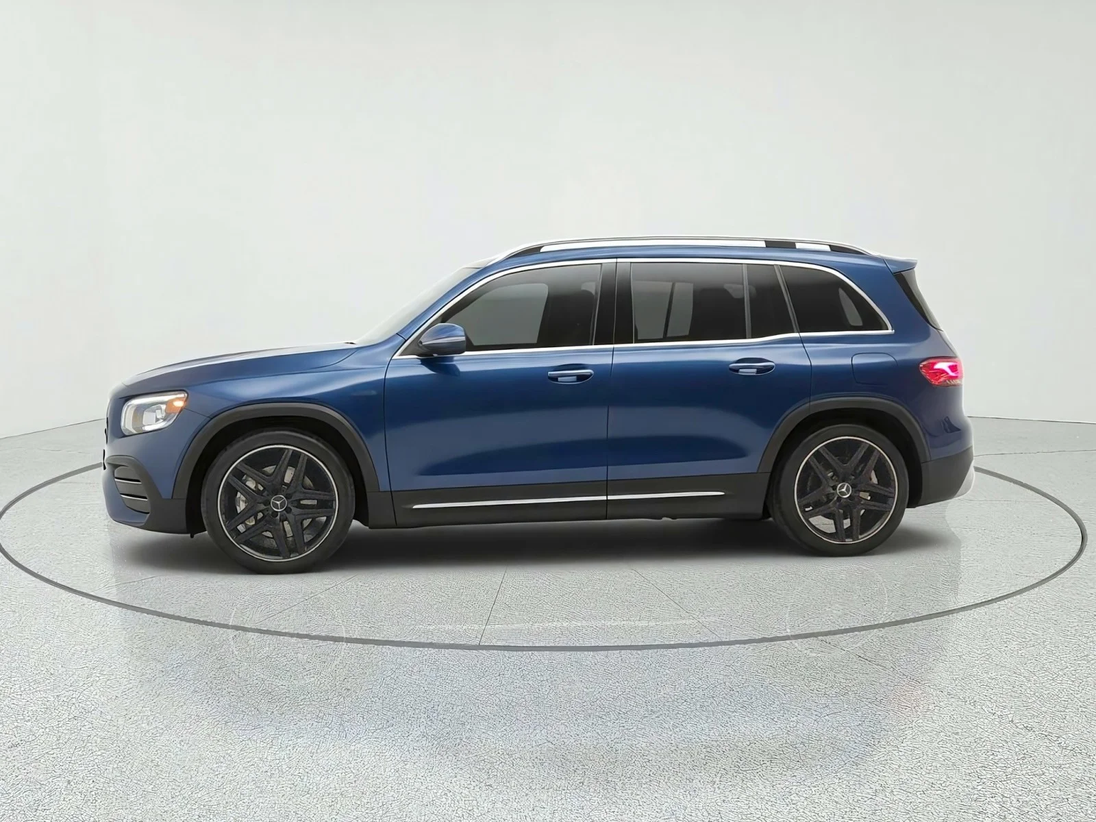 Used 2023 Denim Blue Metallic Mercedes-Benz AMG® GLB 35 4MATIC SUV image 8