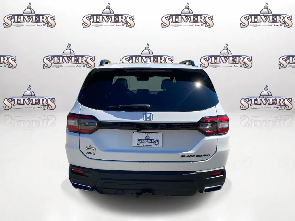 Certified Used 2025  Honda Black Edition image 7