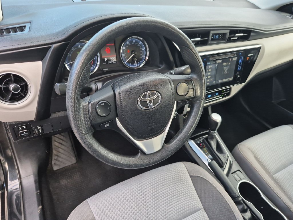 2017 Toyota Corolla LE - Photo 10