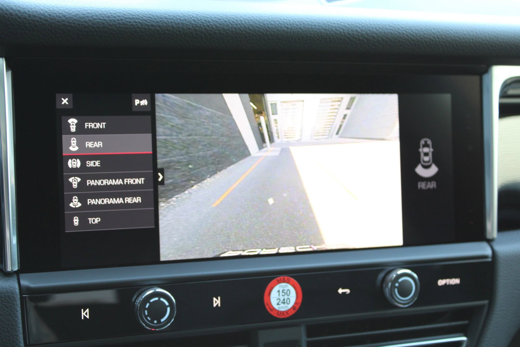 2025 Porsche Macan - Photo 19