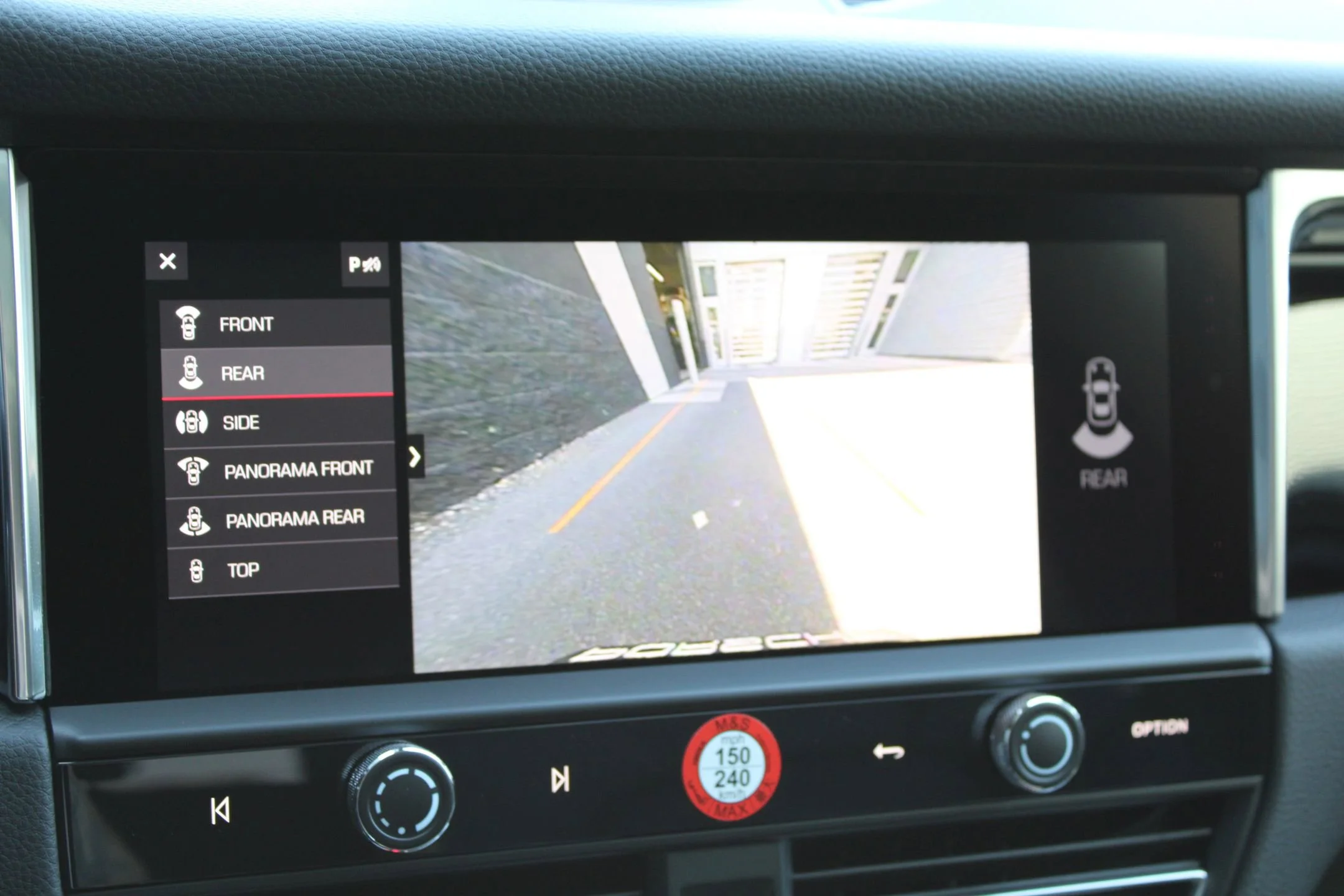 2025 Porsche Macan - Photo 19