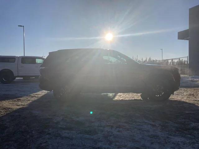 New 2026 Velvet Red Pearlcoat Jeep Altitude image 6