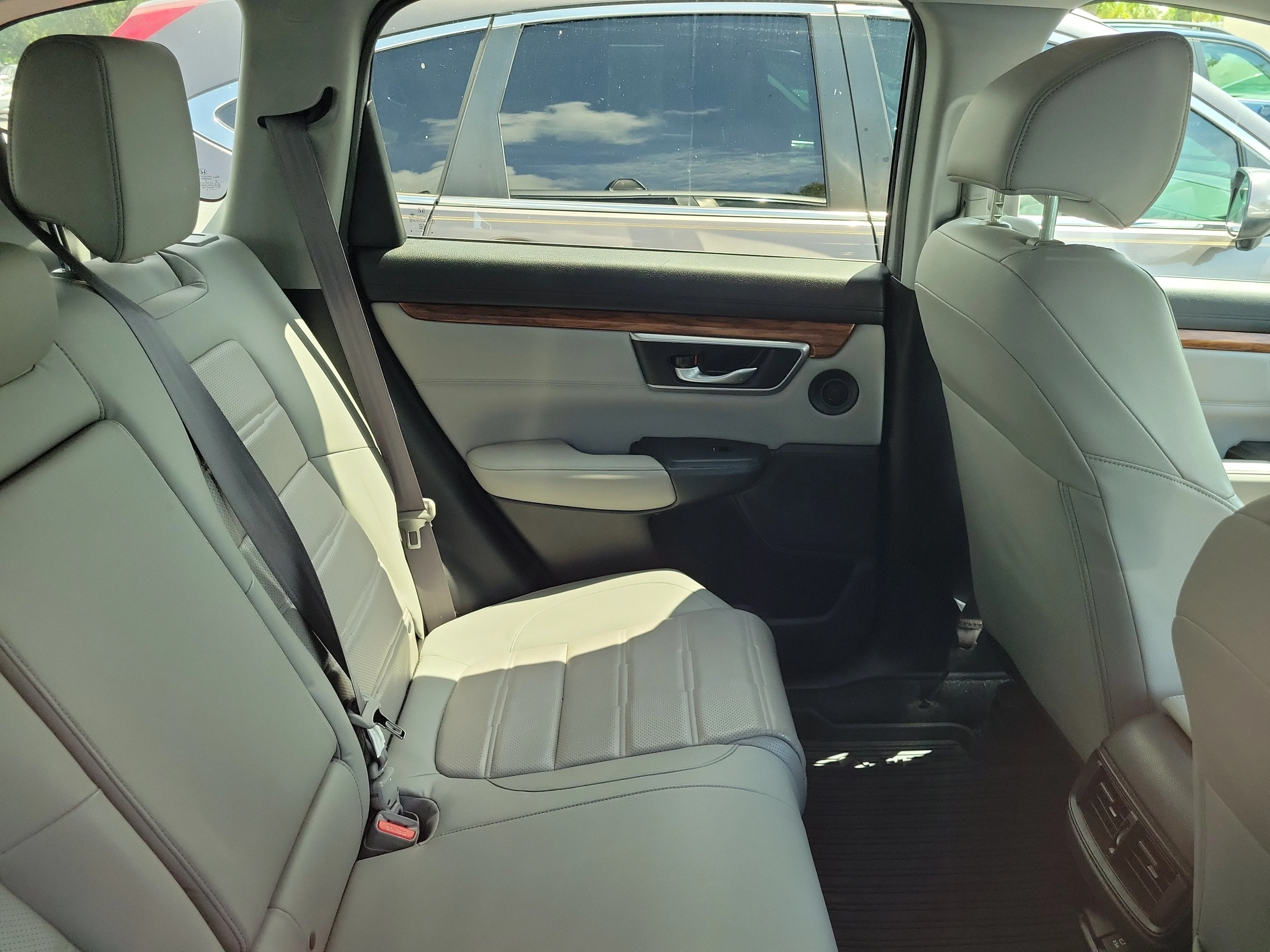 Used 2020 Lunar Silver Metallic Honda EX-L image 3