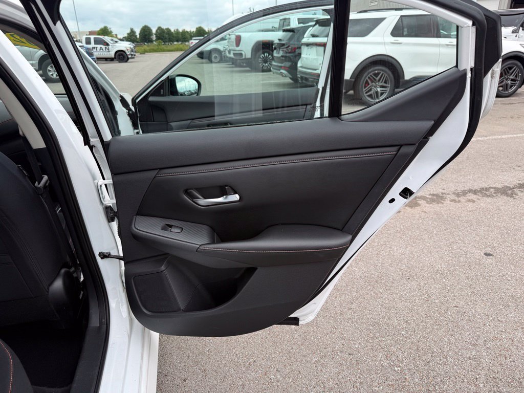 Used 2021 White Nissan SR image 22