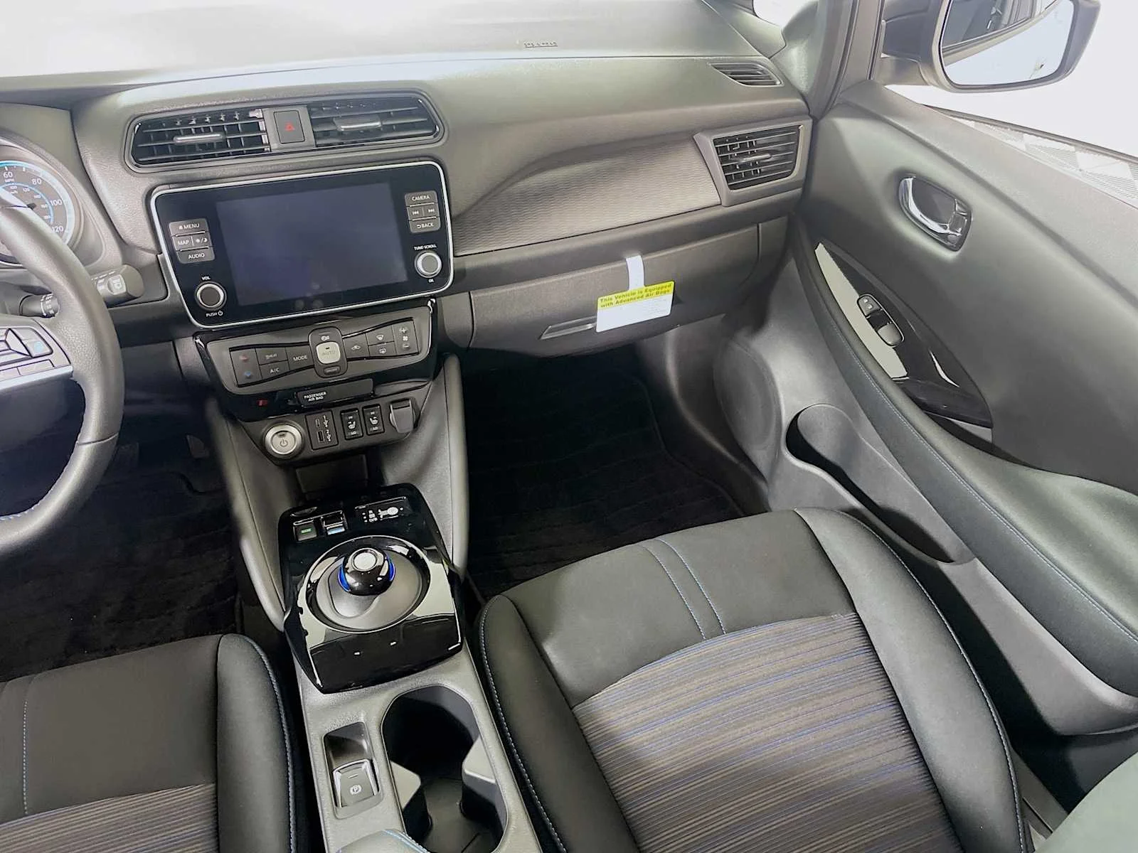 Used 2025 Super Black/Pearl White Nissan SV PLUS image 21