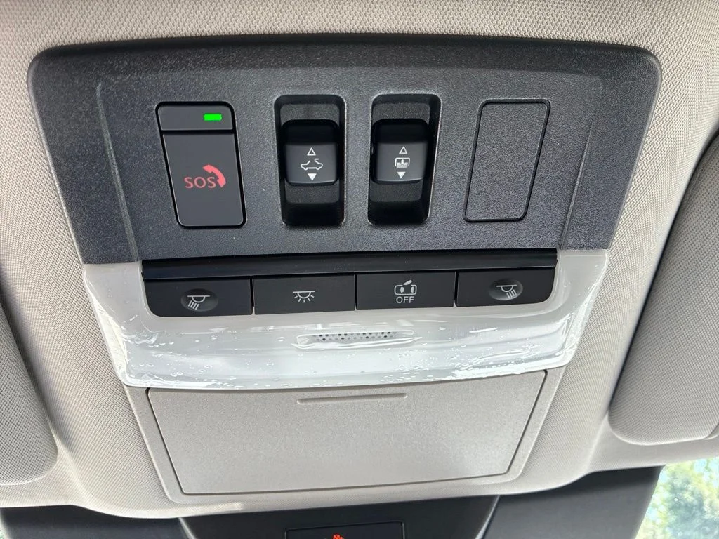 New 2026 Everest White Pearl TriCoat Nissan Platinum image 22