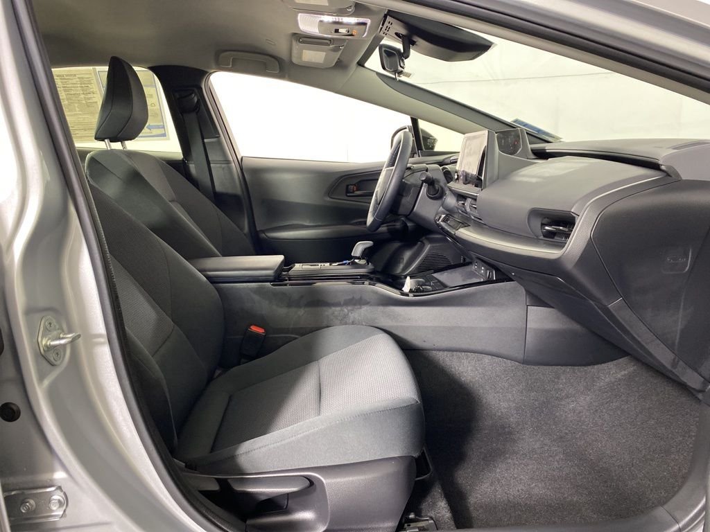 2023 Toyota Prius LE - Photo 32