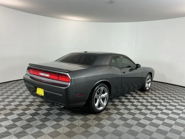Used 2014 Crystal Metallic Dodge R/T image 5