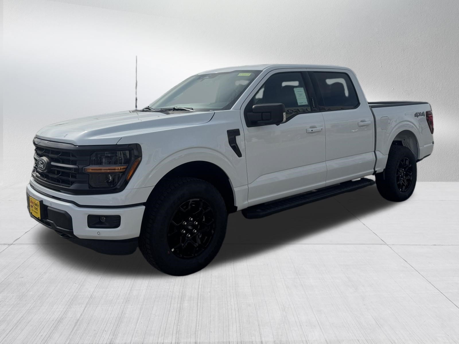 New 2026 Oxford White Ford XLT image 2