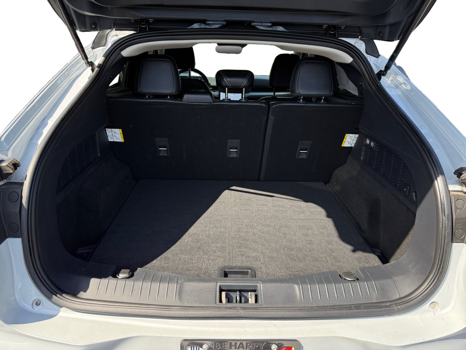 Used 2023 White Metallic Ford Select image 17