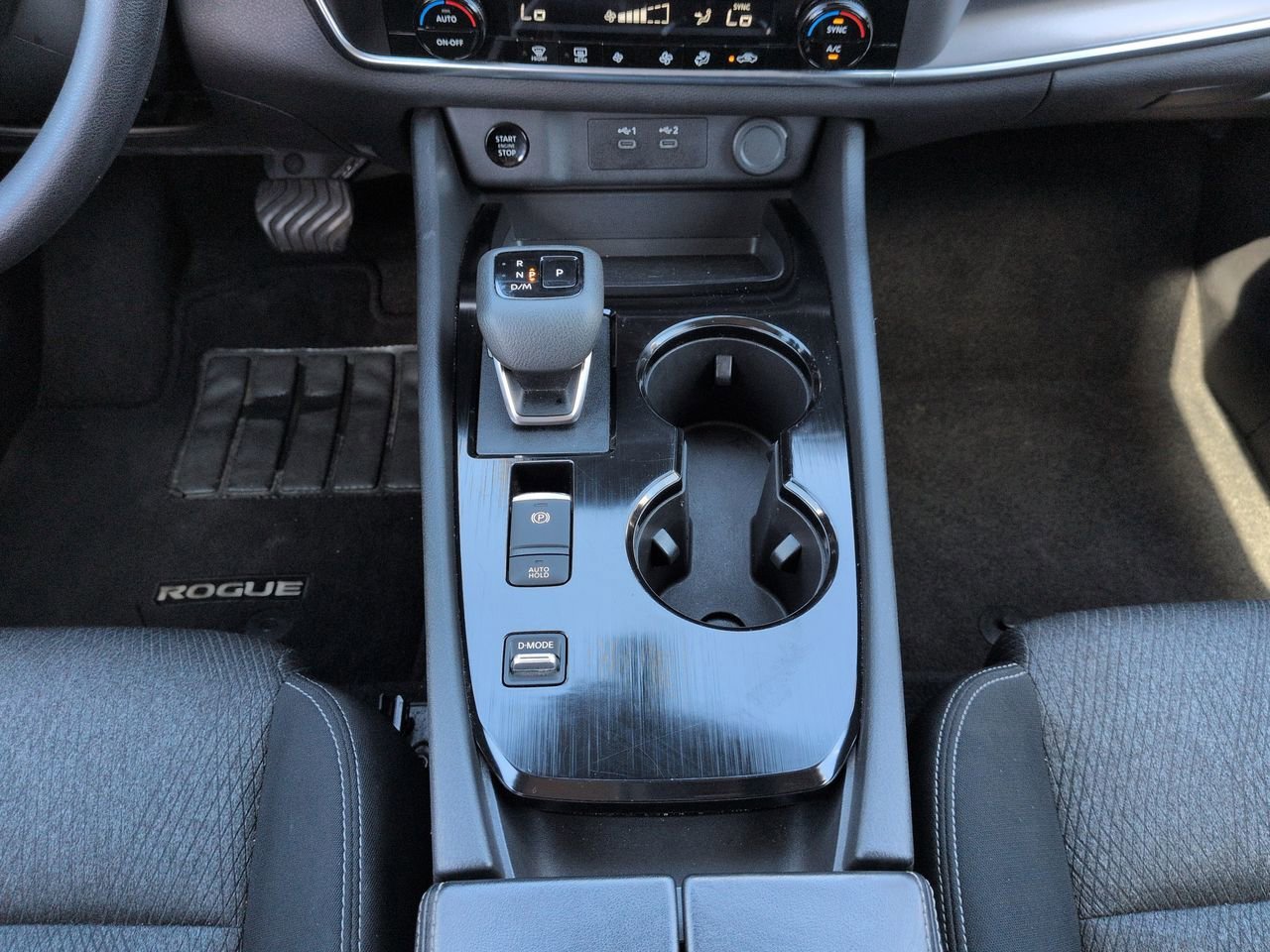 Used 2024 Deep Ocean Blue Pearl Nissan SV image 17