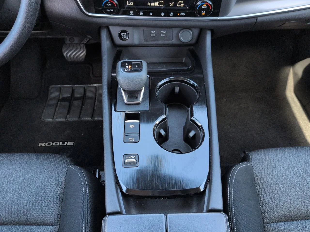 Used 2024 Deep Ocean Blue Pearl Nissan SV image 17