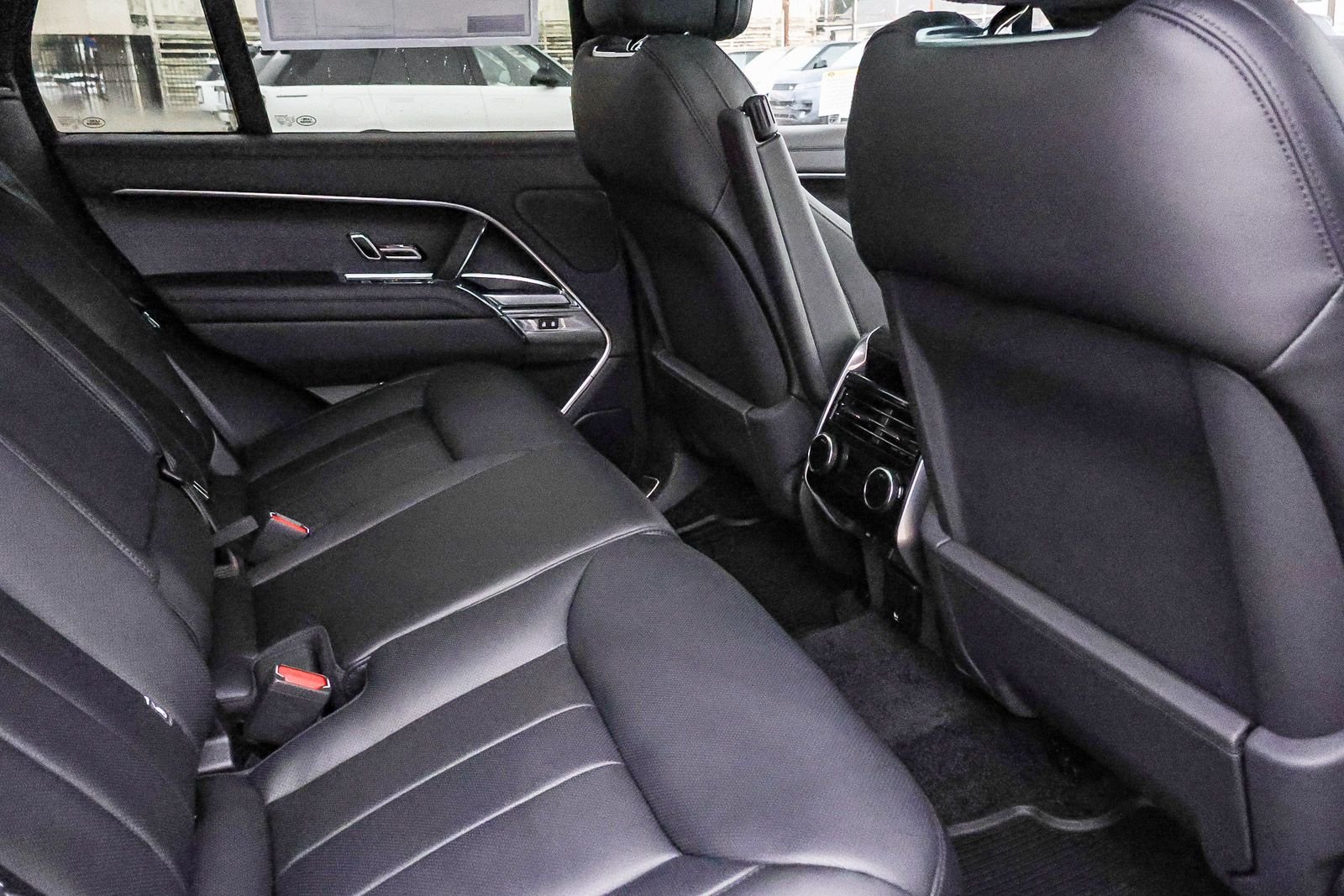 2026 Land Rover Range Rover SE - Photo 20