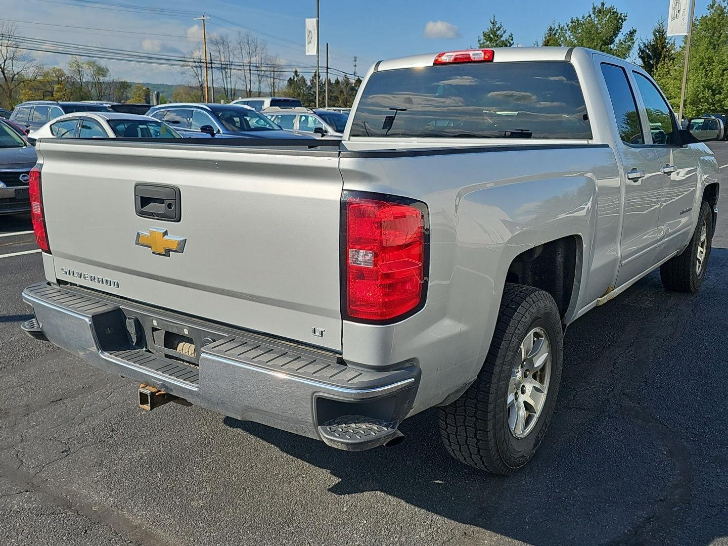 Used 2015 Chevrolet Silverado 1500 LT with VIN 1GCVKREC7FZ305233 for sale in Morgantown, PA
