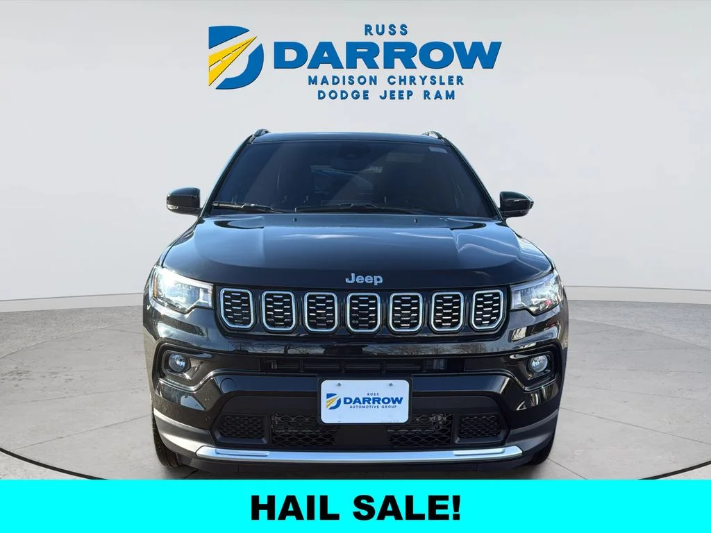New 2026 Diamond Black Crystal Pearl-Coat Exterior Paint Jeep Limited image 8