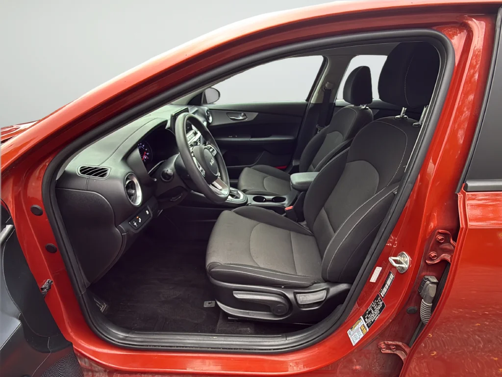 Used 2023 Red Kia LXS image 10