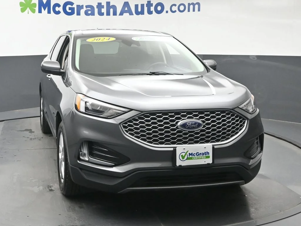 Used 2024 Gray Ford SEL image 5