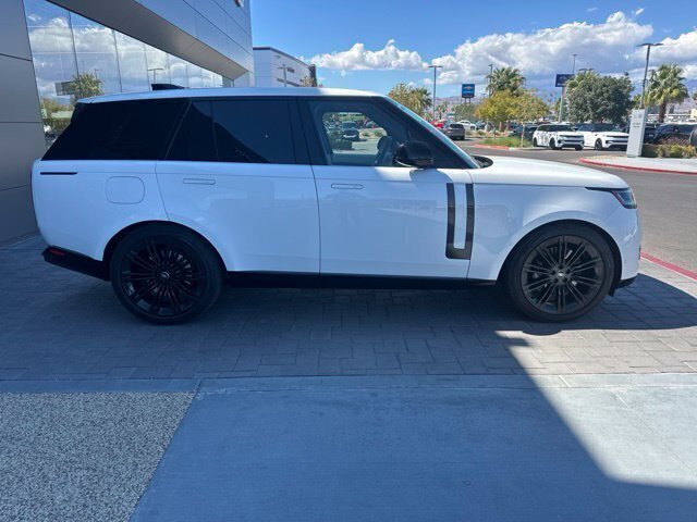 Certified Used 2024 White Land Rover SE image 4