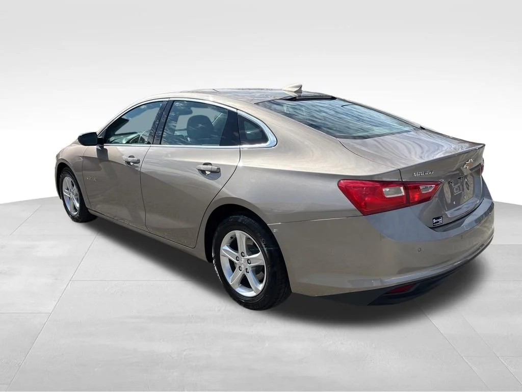 Used 2024 Gray Chevrolet LT image 3