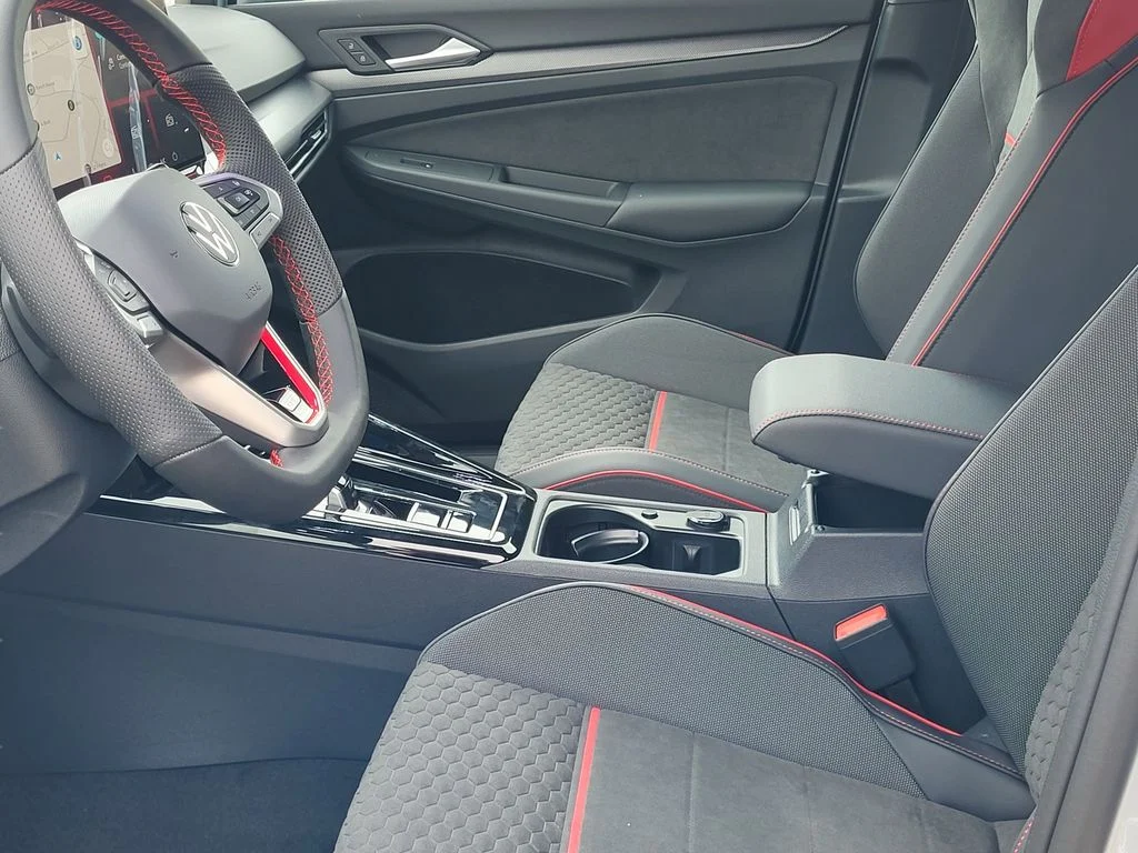 2026 Volkswagen Golf GTI SE - Photo 18