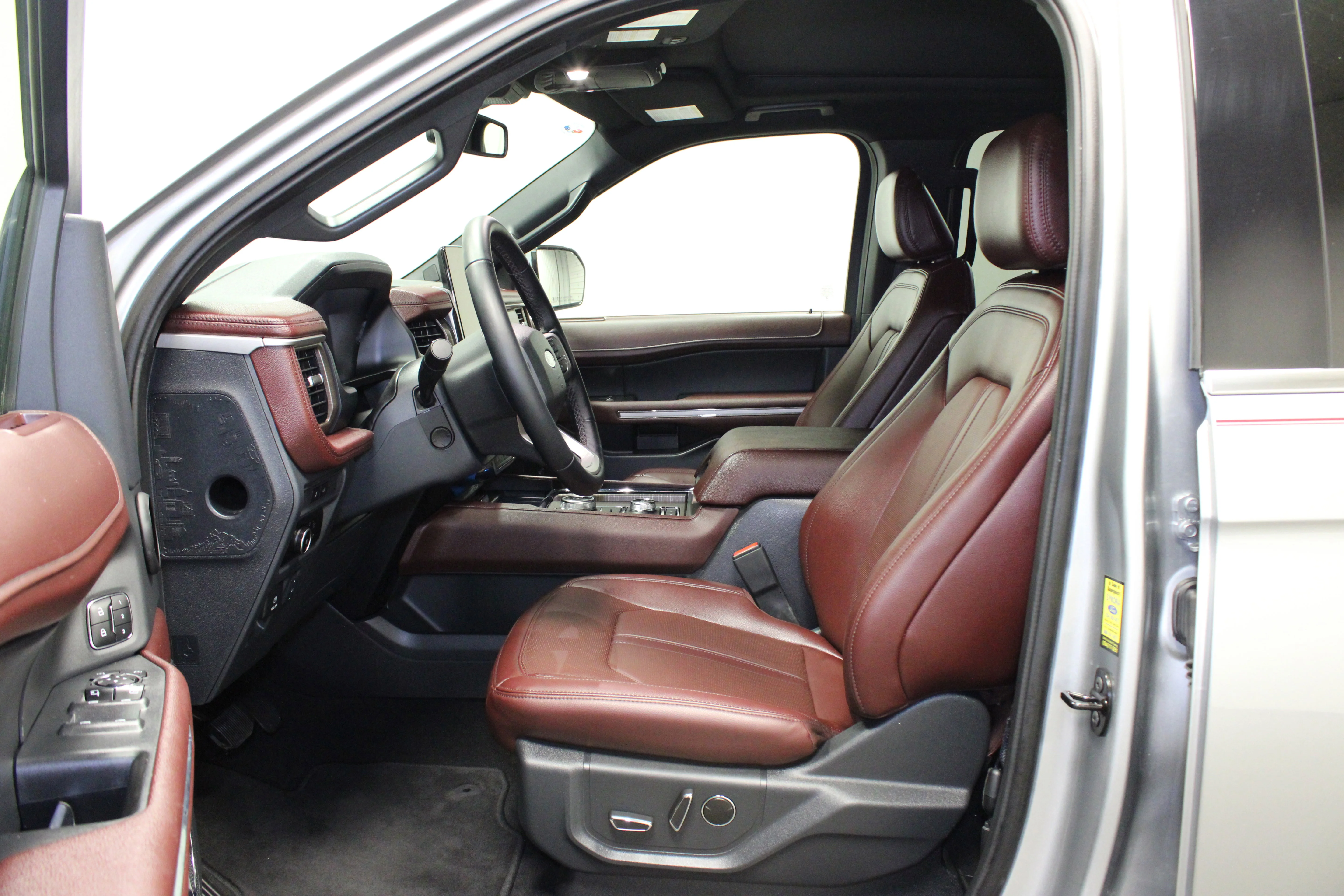 Used 2024 Silver Metallic Ford Limited image 18