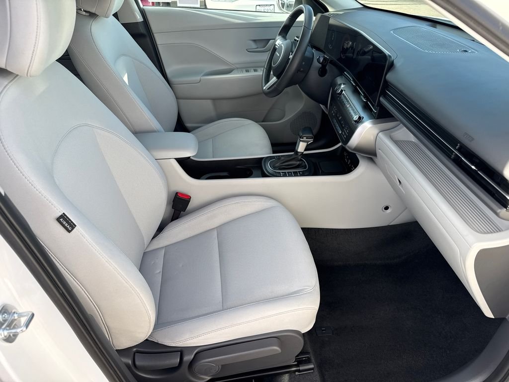 Used 2026 White Hyundai SEL Sport image 13