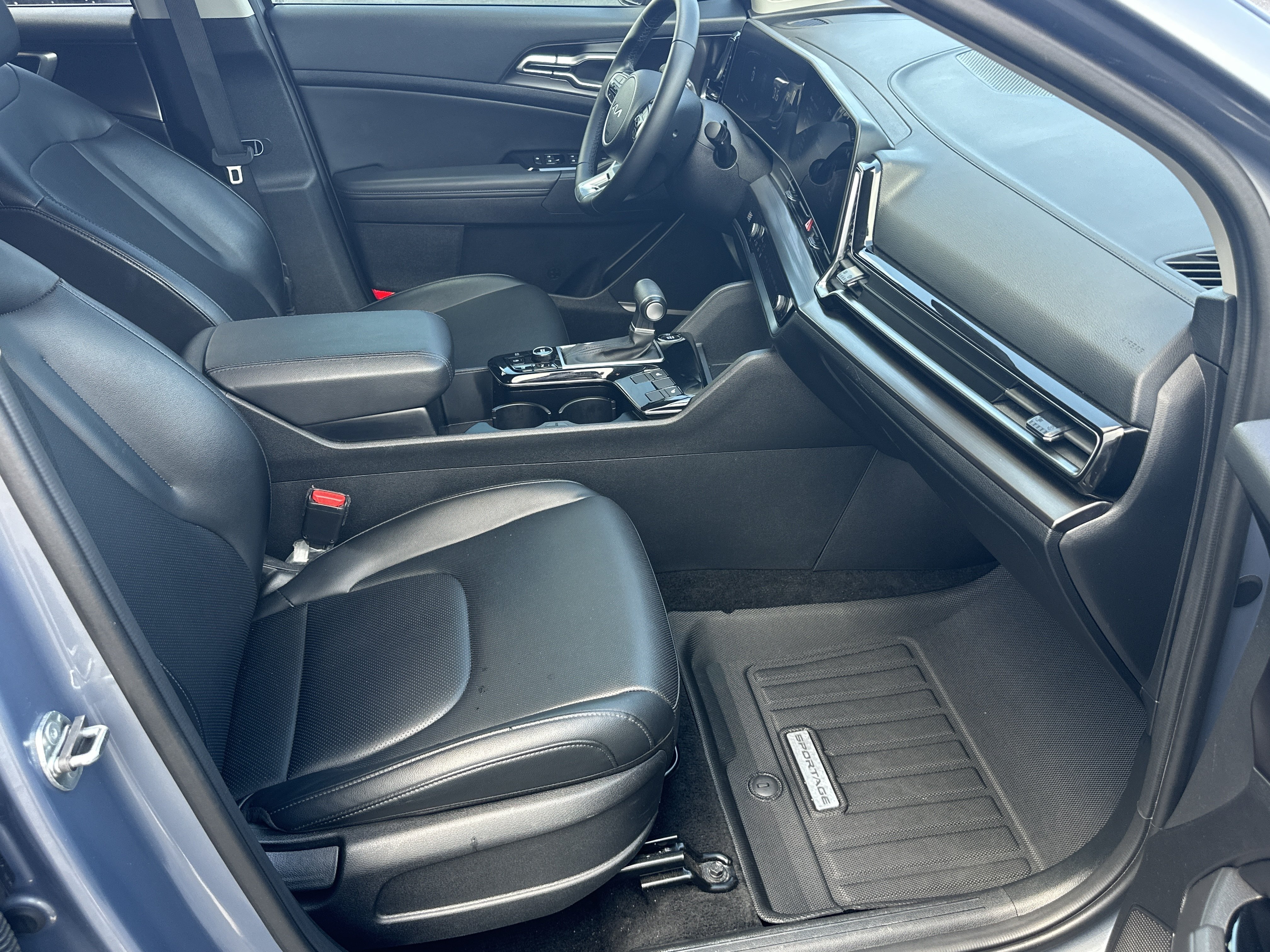 Used 2025 Everlasting Silver Kia EX image 14