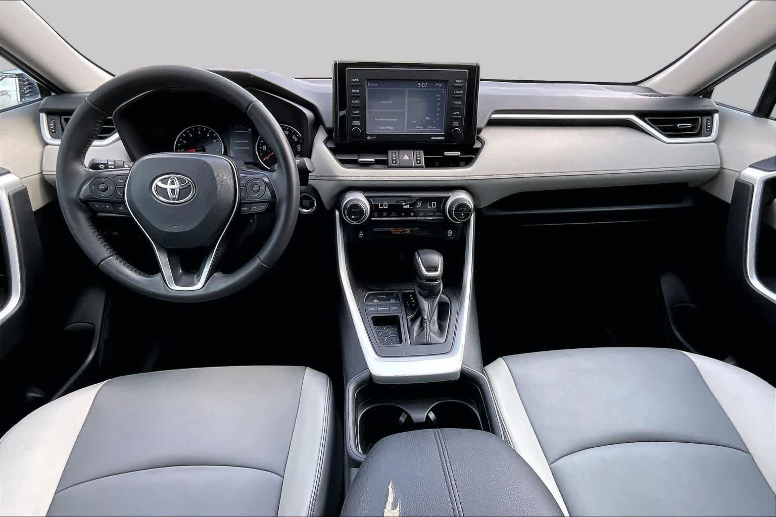 Used 2021 Silver Sky Metallic Toyota XLE Premium image 14
