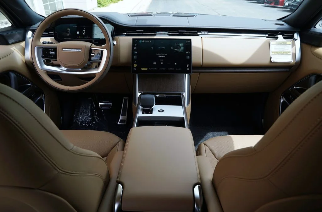New 2026 British Racing Green Land Rover SE image 10