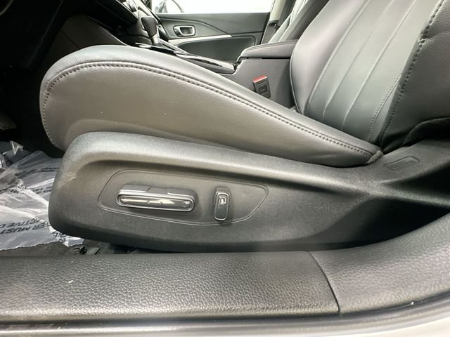 Certified Used 2025  Acura Base image 15