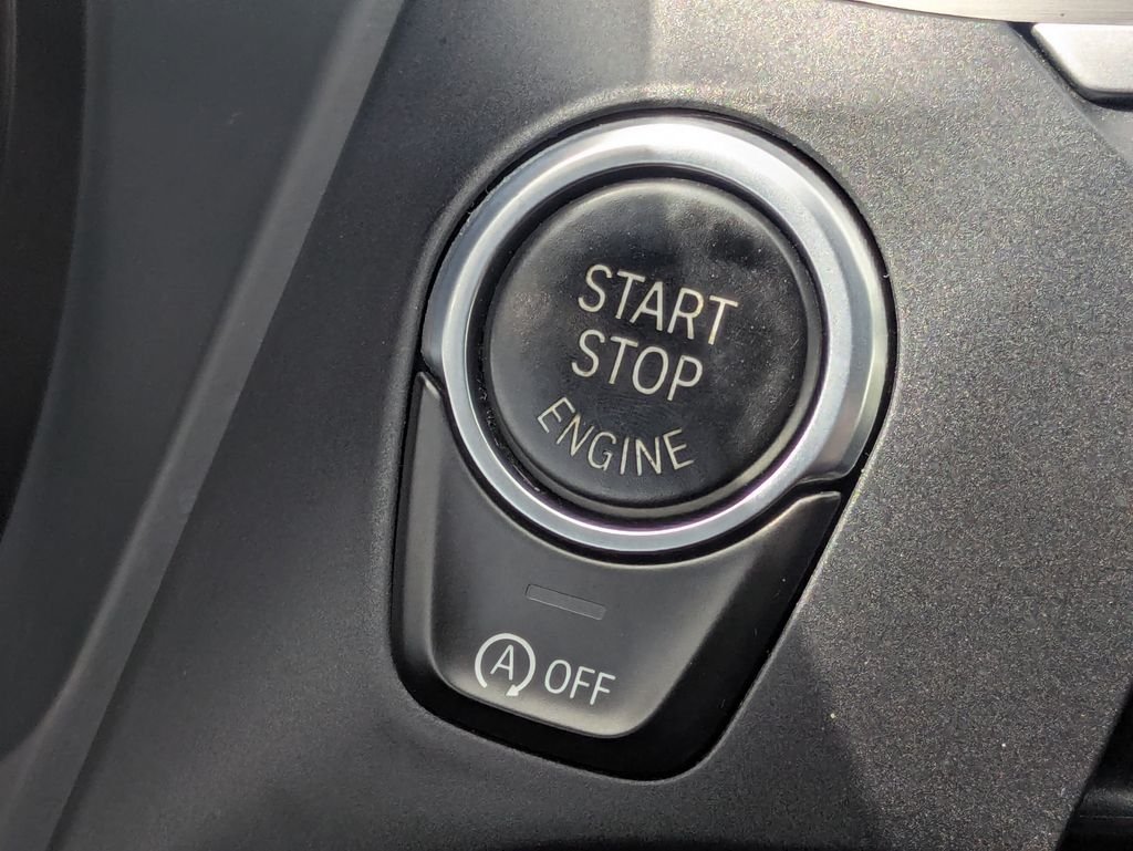 Used 2018 Black BMW xDrive30i image 27