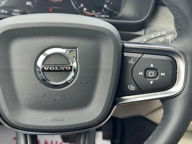 Used 2022 Gray Volvo T5 Inscription image 31