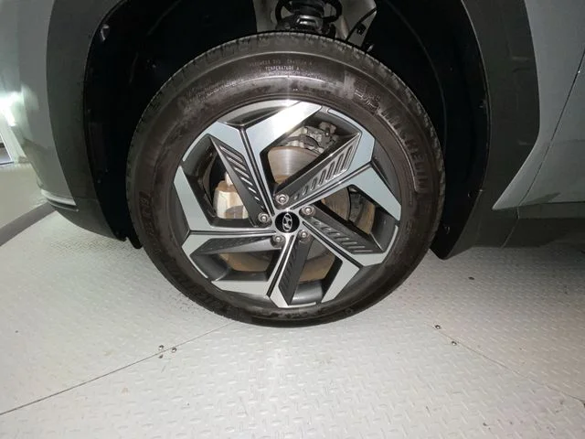 Used 2024 Gray Hyundai SEL image 10