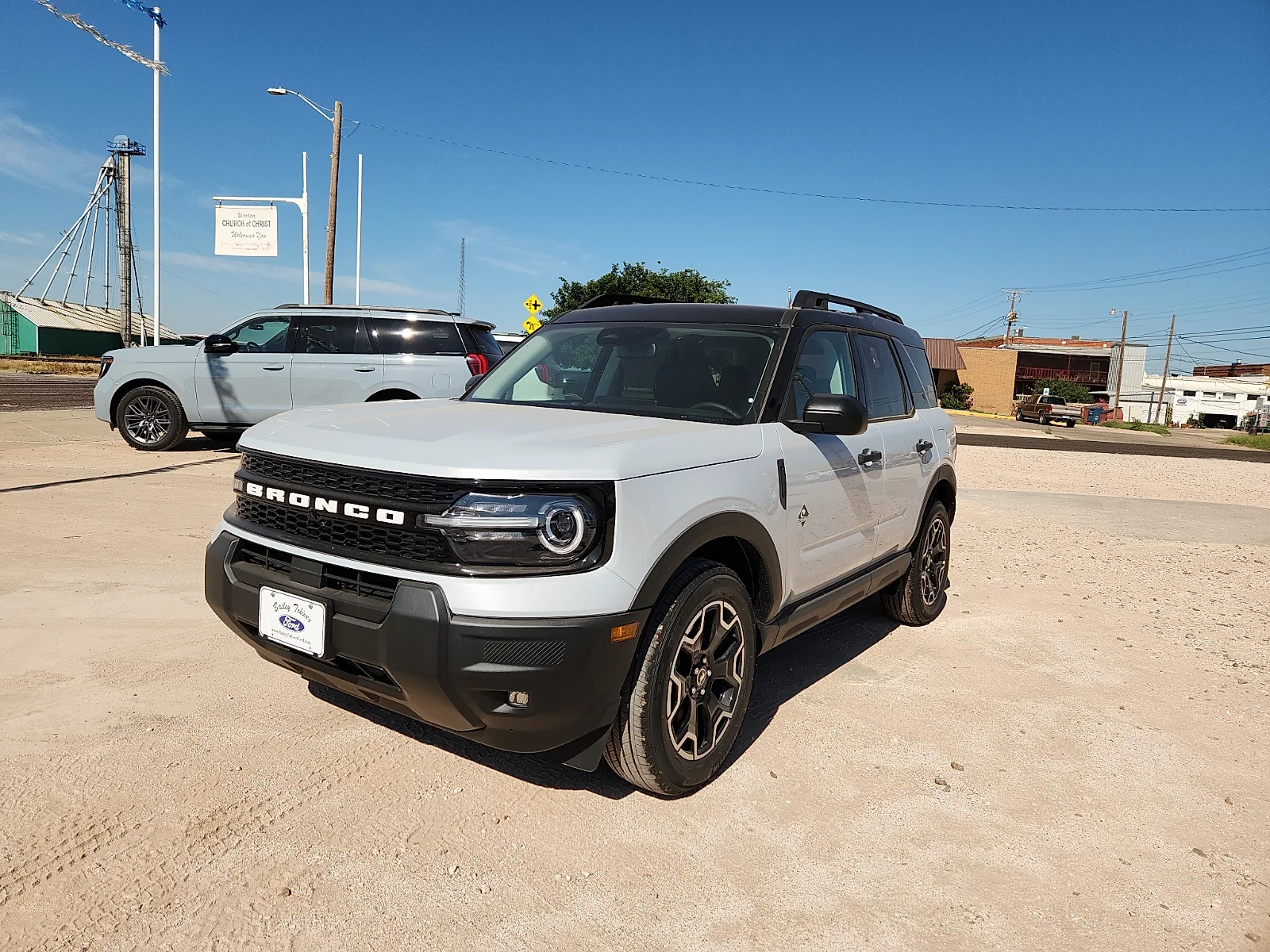 New 2026 Space White Metallic Ford Outer Banks® image 3