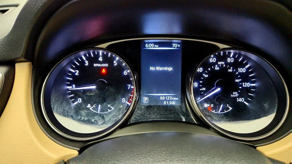 Used 2016 Midnight Jade Nissan AWD 4dr SV image 14