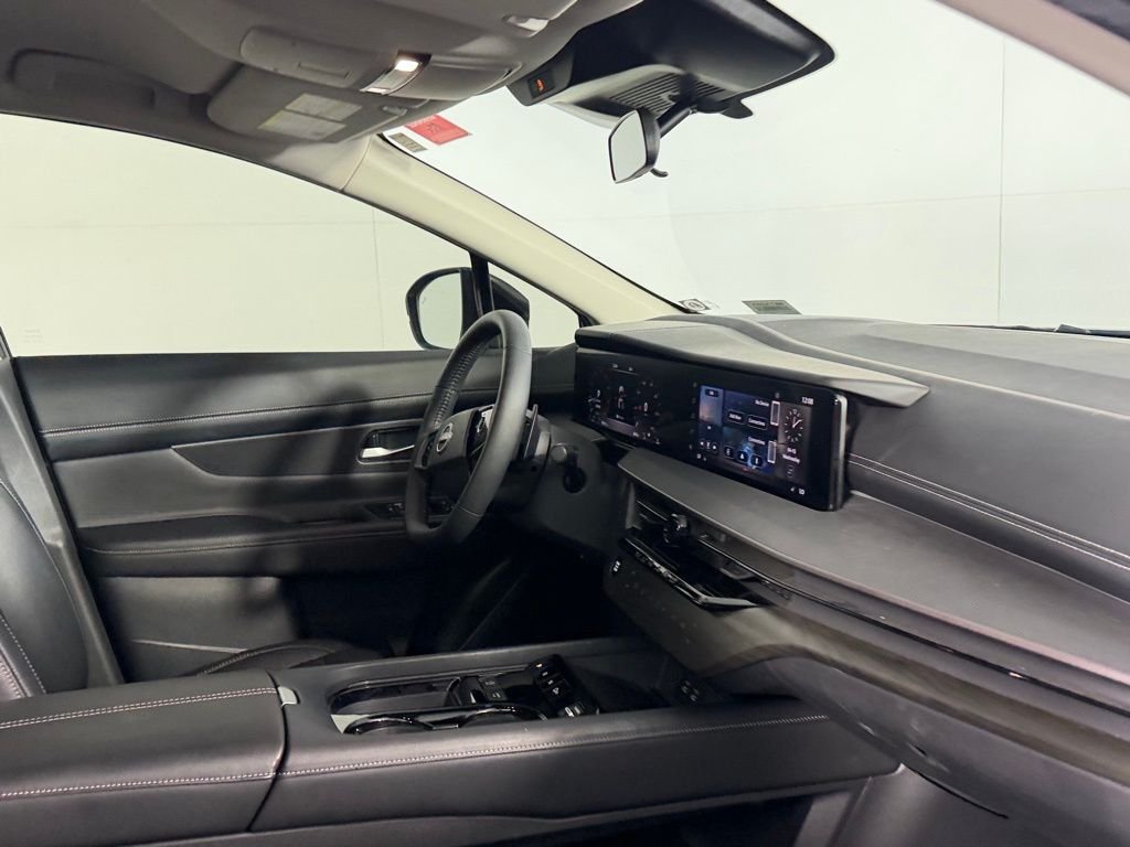 Used 2025 White Nissan SV image 33